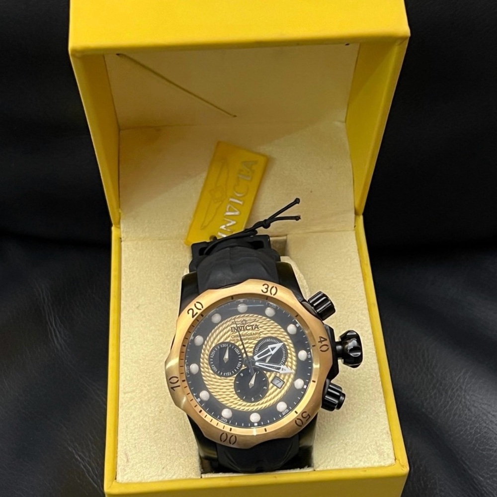 Invicta VENOM Men’s Pro Driver Chronograph Quartz Watch with Silicone Strap